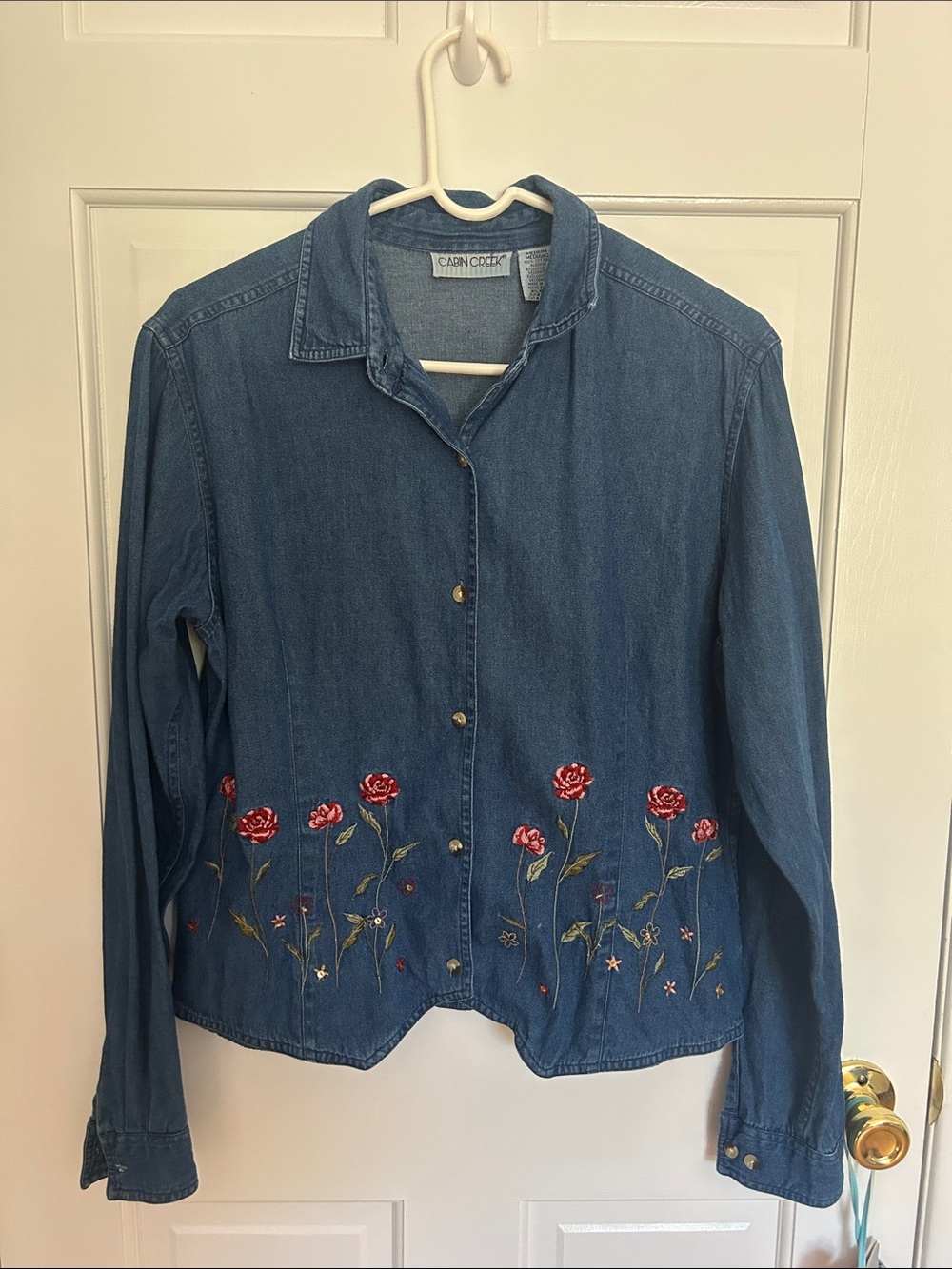 Vintage Cabin Creek Embroidered Floral Denim Shirt Medium Wash